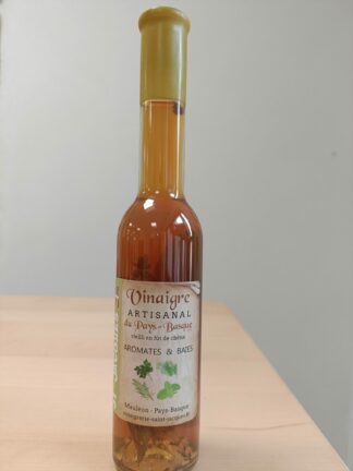 Vinaigre artisanal aromates et baies